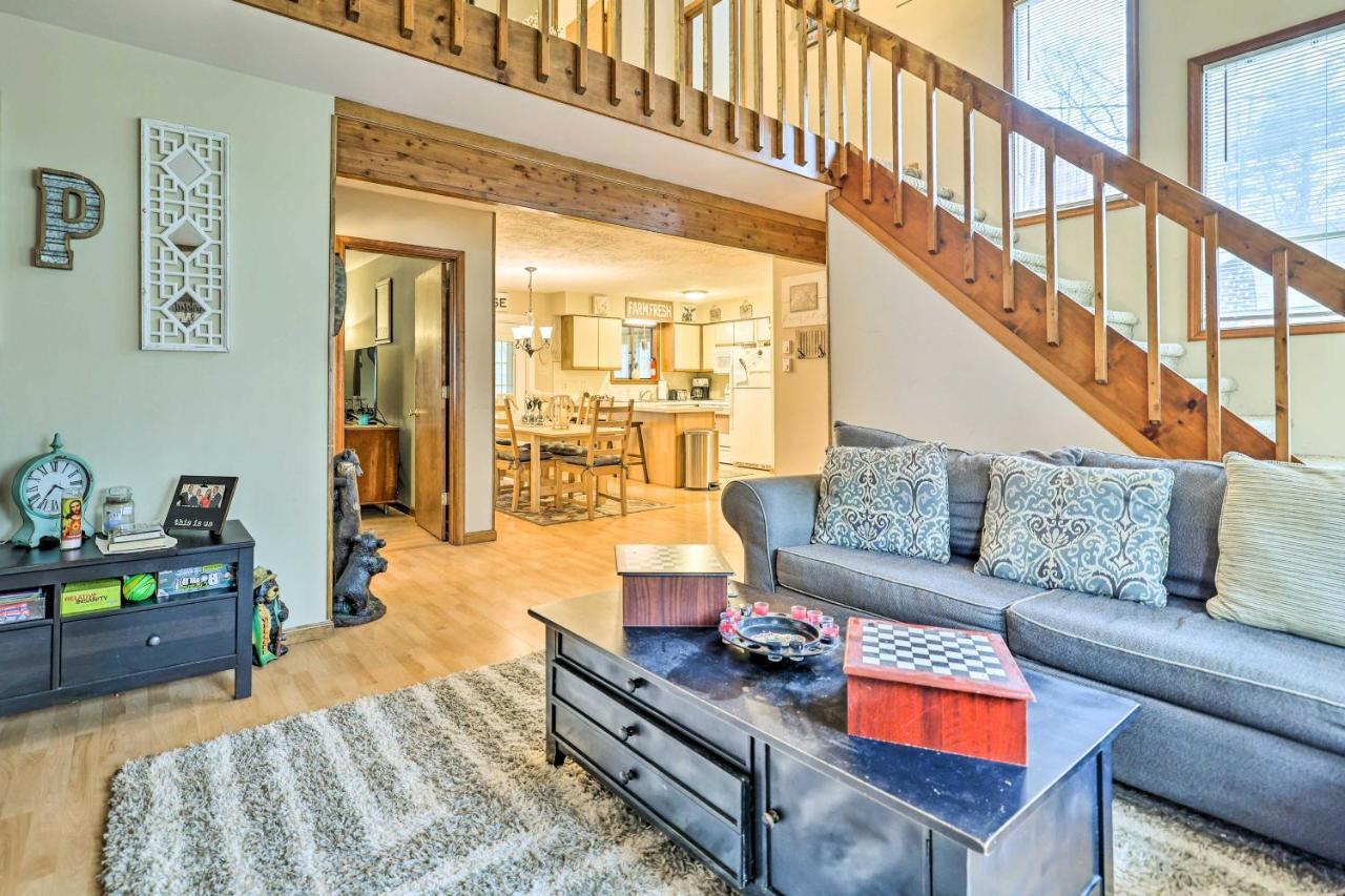 Poconos Vacation Home Walk To Locust Lake! Pocono Lake Εξωτερικό φωτογραφία