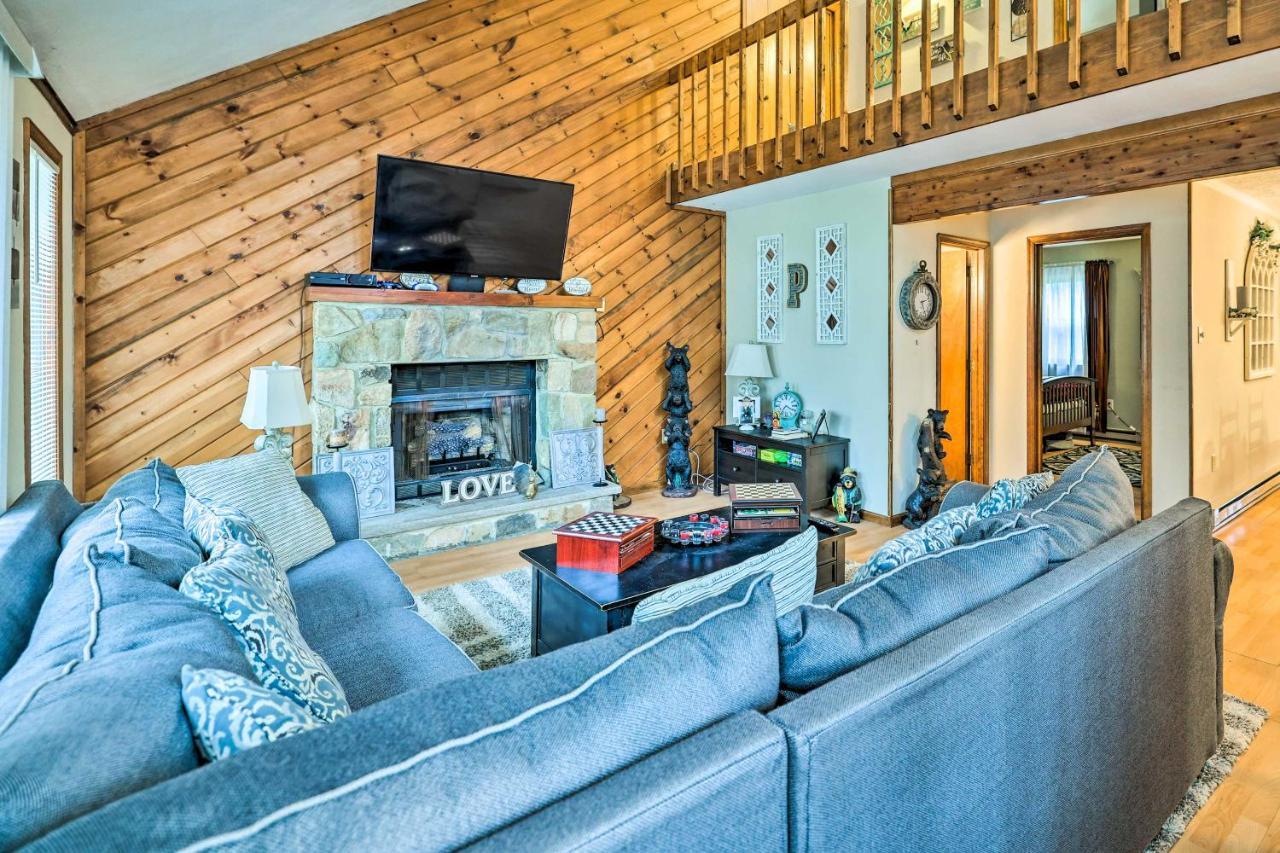 Poconos Vacation Home Walk To Locust Lake! Pocono Lake Εξωτερικό φωτογραφία