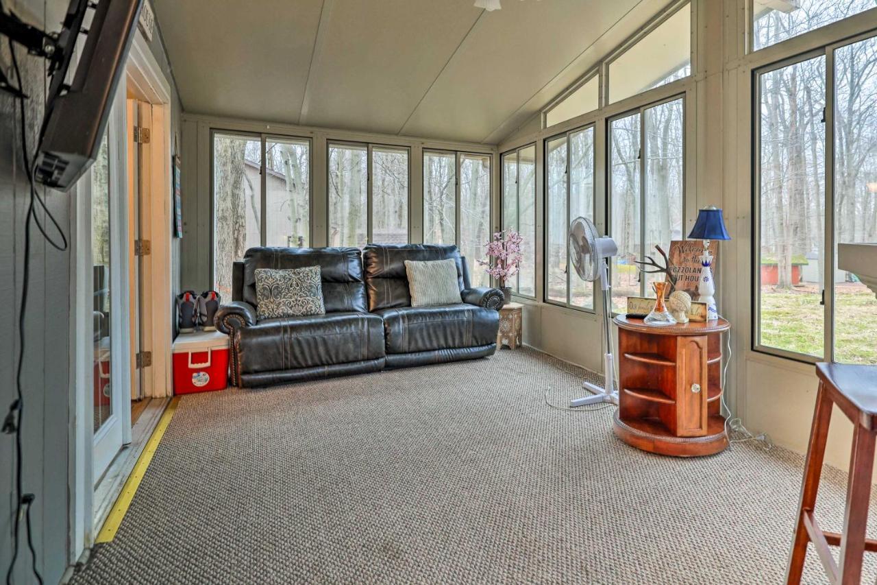 Poconos Vacation Home Walk To Locust Lake! Pocono Lake Εξωτερικό φωτογραφία