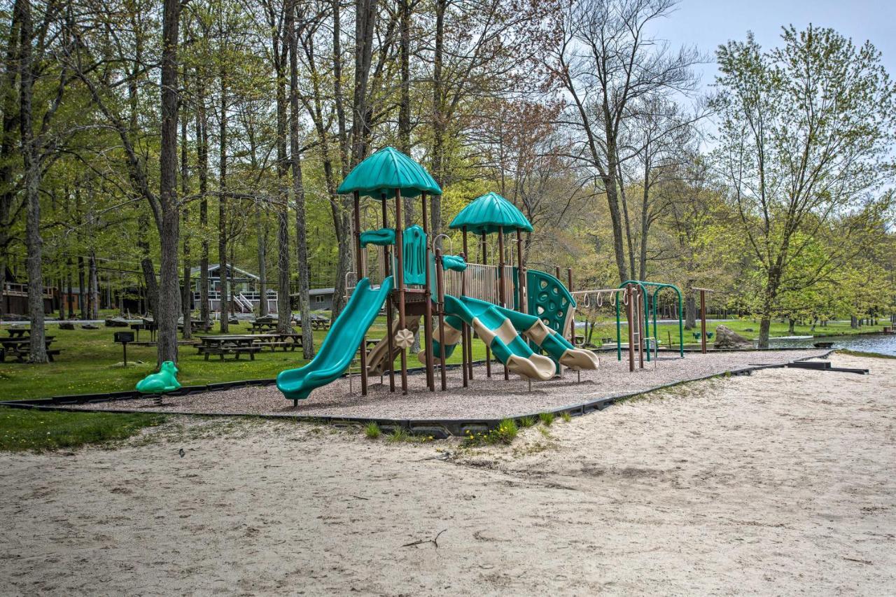 Poconos Vacation Home Walk To Locust Lake! Pocono Lake Εξωτερικό φωτογραφία